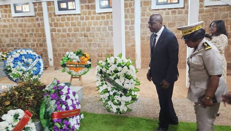 L'ancien patron du taekwondo ivoirien est allé s'incliner sur la tombe du président Ouassénan. (Ph: Dr)