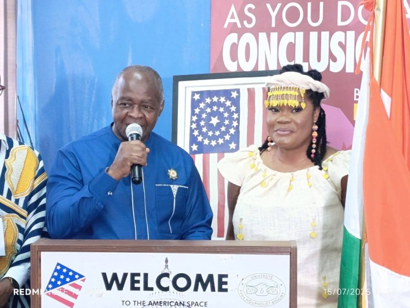 L’ancien ministre Hubert Oulaï, parrain de la 7e édition, en compagnie de Gisèle Gbobouo, la promotrice du festival. (Ph: Dr)