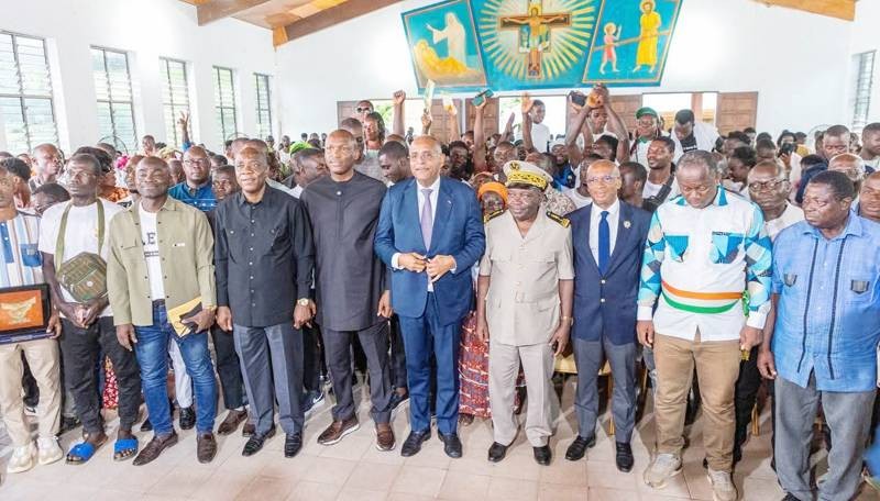 Le ministre Mamadou Touré est en visite dans la région de la Mé. (Ph: Dr)
