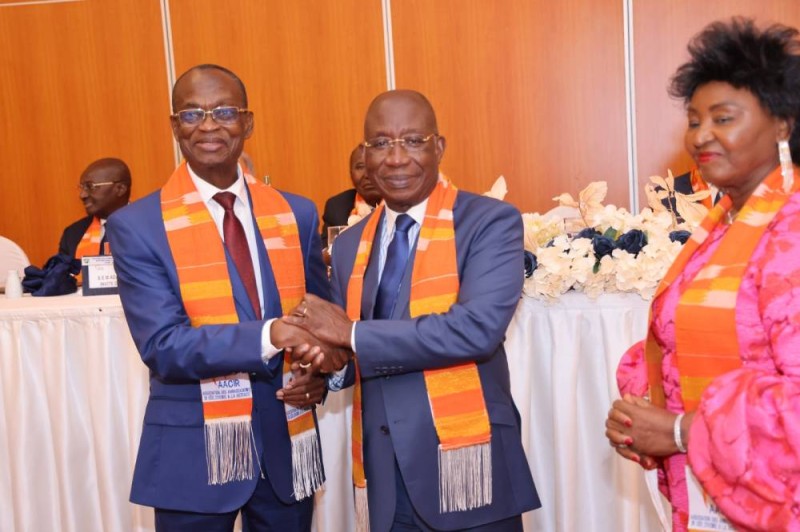 L'ambassadeur Daouda Diabaté et le ministre Léon Kacou Adom. (dr)