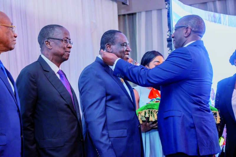 Selon le ministre Diarrassouba, la création de cette distinction honorifique a été ressentie comme une nécessité dans le cadre de l’incitation des acteurs de l’écosystème industriel et commercial à davantage d’ardeur au travail
