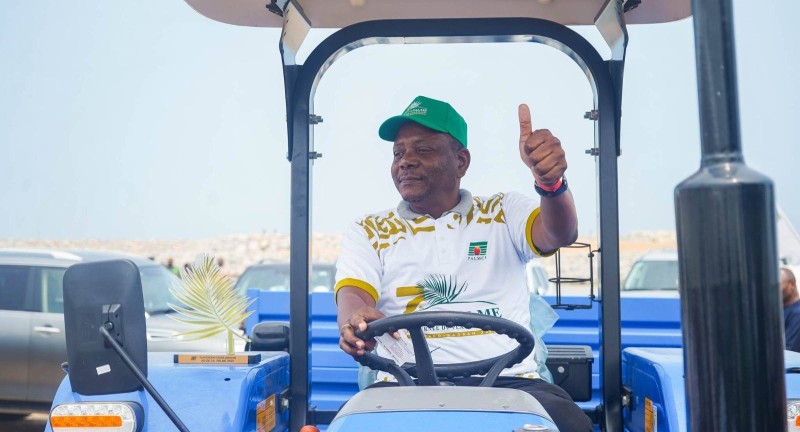 Un Tracteur  pour la « plantation Touré Ibrahim » d’Irobo