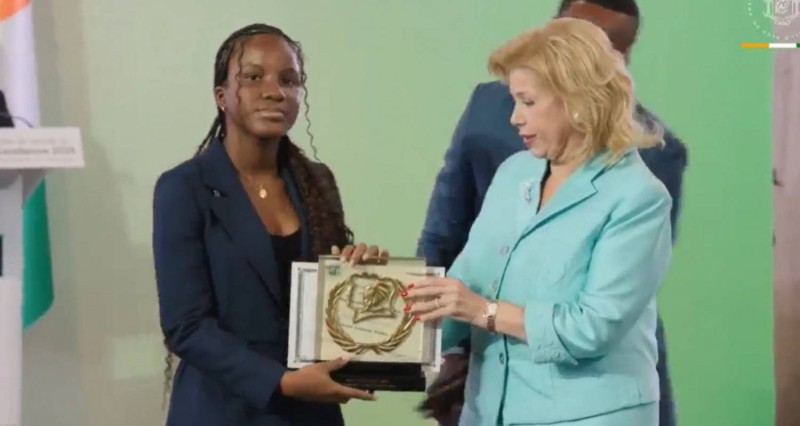 Mlle Kla Moayé Jescica Anabelle Traoré, meilleure élève au Bepc. (Ph: Dr)