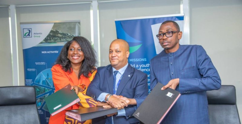 Signature du partenariat entre les Fondations Atlantic Group, Future Africa et BOAD, ce 5 août 2025 à Abidjan.