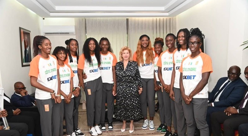 Mme Ouattara et les Eléphantes basketteuses