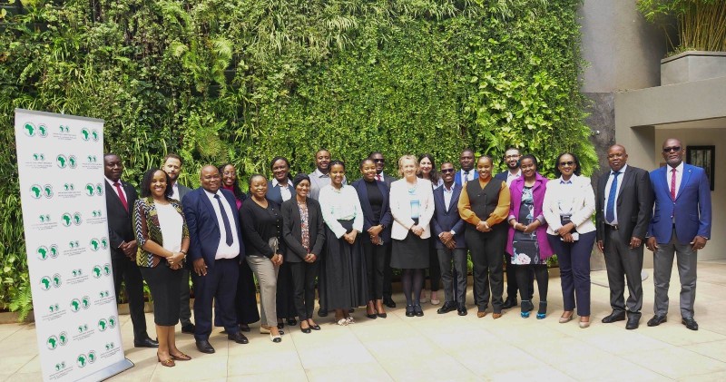Photo de groupe des participants à l’atelier sur la taxonomie de l’Alliance financière africaine sur le changement climatique (AFAC), qui a réuni des experts pour faire progresser un cadre unifié de la finance verte pour l’Afrique