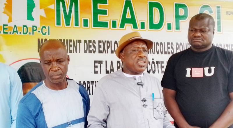 Les responsables du MEADPCI invitent les populations, en particulier les  exploitants agricoles à la paix. (Ph: E.Y.)
