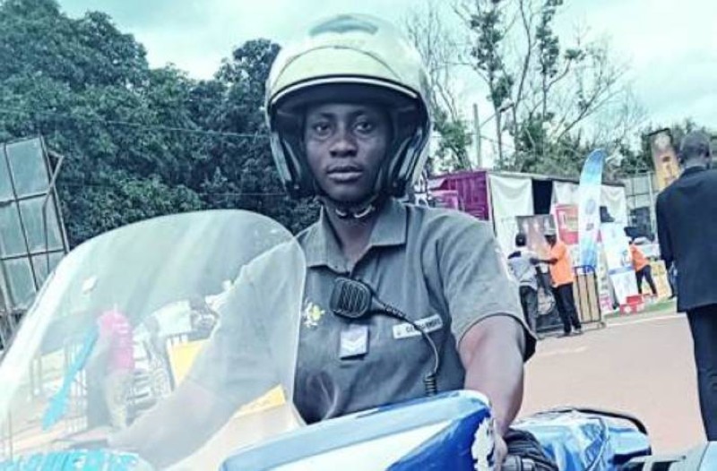 La gendarme impressionnante sur sa moto. (Ph: Dr)