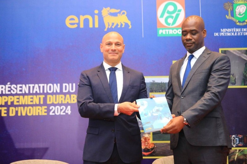 Le directeur général des hydrocarbures, Esse Kouamé Bienvenu, a réceptionné le Rapport au nom du ministre des Mines, du Pétrole et l’Energie. (Photo. Dr)