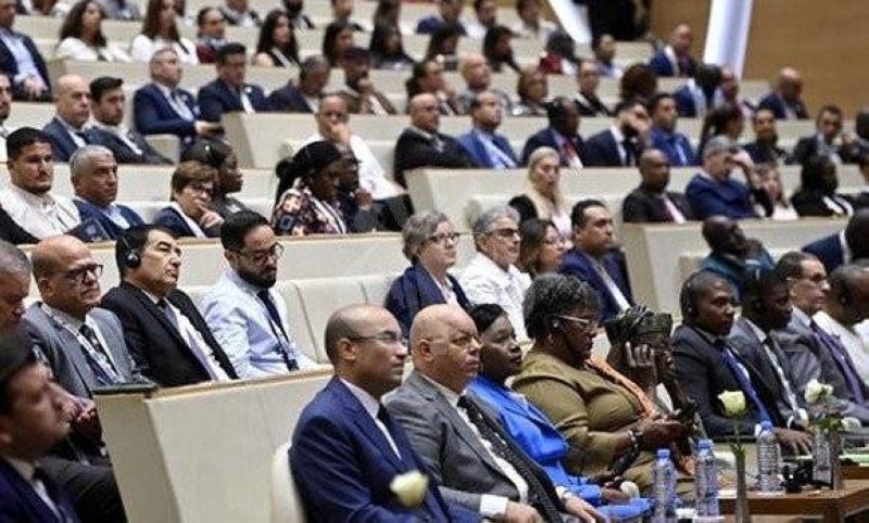 Appels à renforcer les liens avec les diasporas