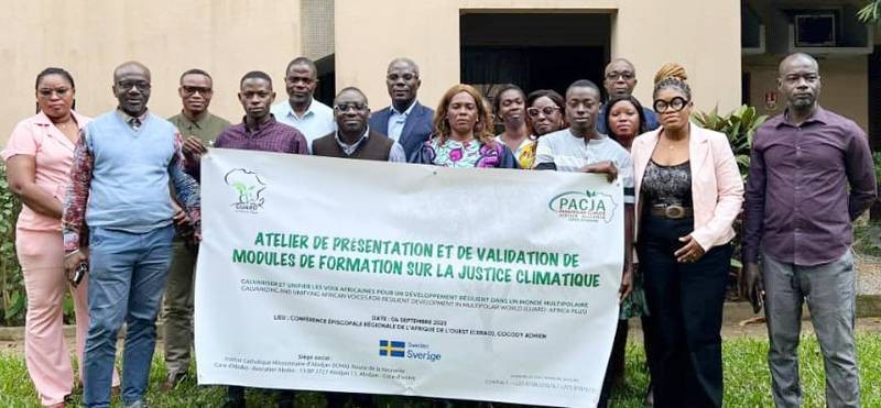 Au cours d’un atelier, les participants ont analysé le contenu et le format du document qui servira d’outil de formation pour les élèves. (Ph : Dr)