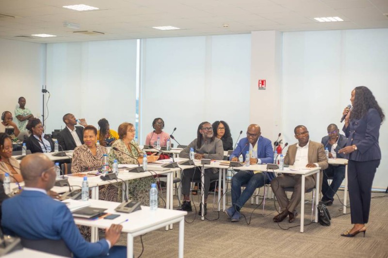 Éducation financière des jeunes, un pacte collectif pour briser les barrières financières. (Ph: Dr)