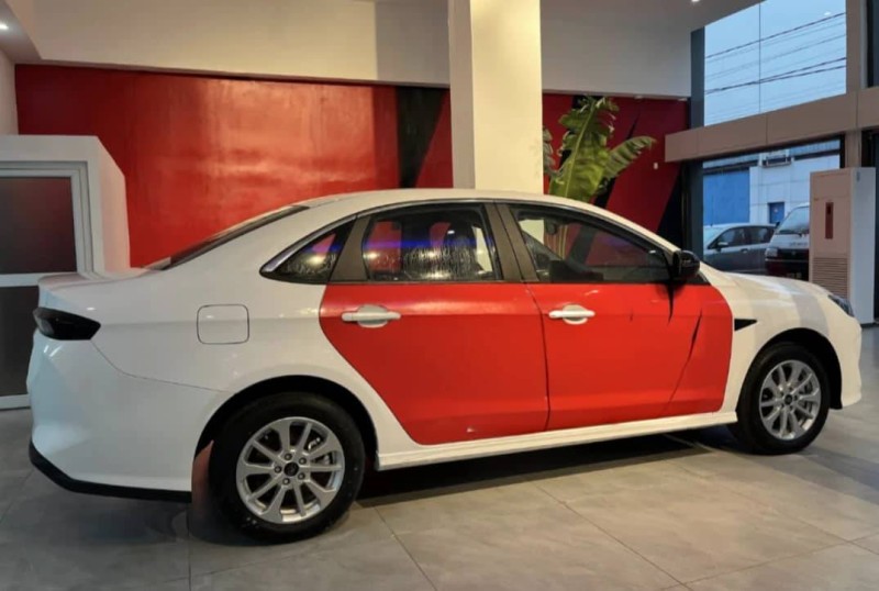 Un automobile qui allie toutes fonctionnalités nouvelles (Dr) 