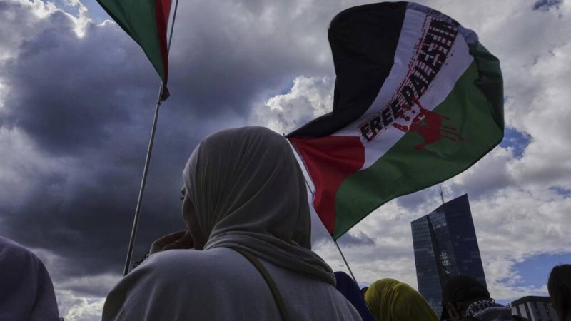  Une manifestation pro-palestinienne, le 30 août 2025. Seuls deux pays africains entretenant une étroite coopération sécuritaire avec Israël ne reconnaissent pas l'État palestinien: le Cameroun et l'Érythrée. AP - Michael Probst 