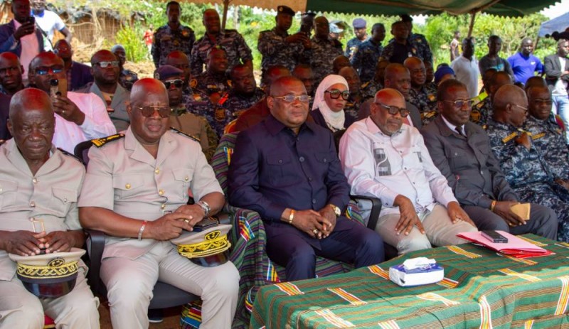 Le ministre Serey Doh invite les populations au respect des règles de sécurité en matière de navigation fluviale. (DR)