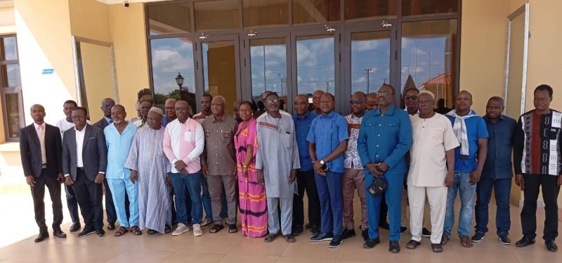 Les acteurs du projet PADFA–FIRCA, producteurs, éleveurs et partenaires institutionnels réunis à Korhogo pour l’atelier de restitution.