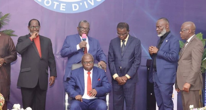 Apôtre Amon Koffi Raymond investi