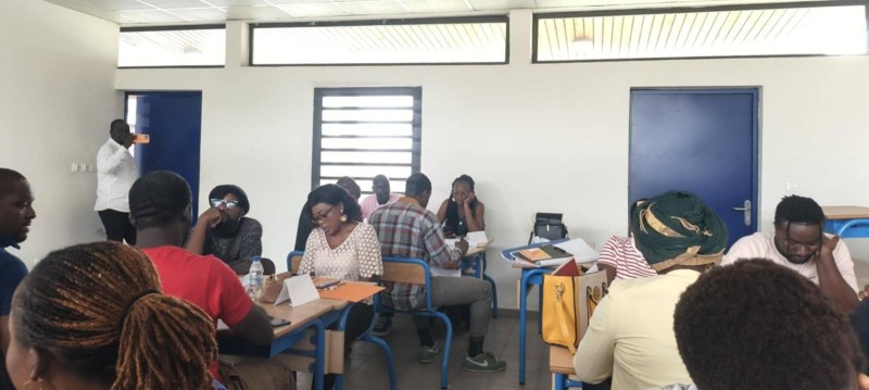 Les mentors en pleine session de formation au Lycée Professionnel Commercial de Yopougon, dans le cadre du programme FIMCA.