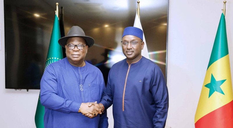 Laurent TCHAGBA (Ministre des Eaux et Forets de Côte d’Ivoire) et Dr Cheikh Tidiane DIEYE (Ministre de l’Hydraulique et de l’Assainissement)