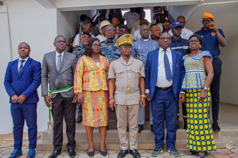 Suzanne Koffi, directrice régionale du tourisme et des loisirs et Zagou Serge Rodrigues, Secrétaire Général 2 de la Préfecture de Région (au centre, au premier plan) ont appelé à la mobilisation de tous (DR)