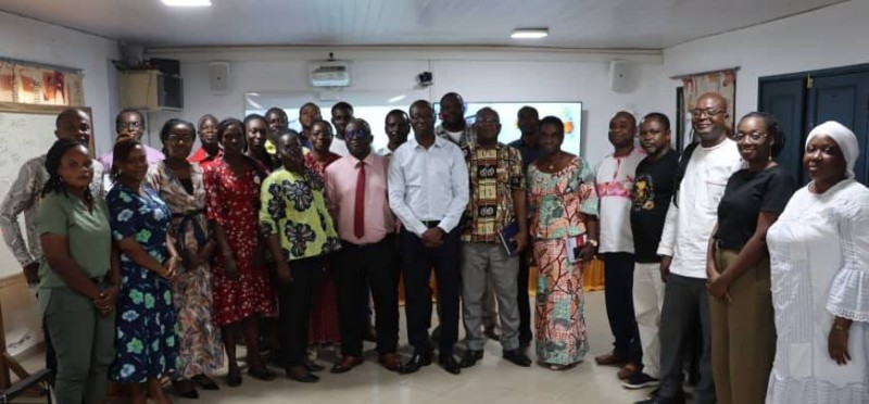 Des chercheurs et universitaires réunis à Cocody pour échanger sur le financement et la gestion de projets internationaux.