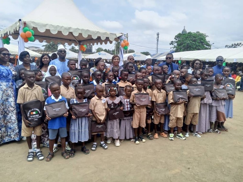 Le conseil municipal disposé à accompagner les tout-petits sur le chemin de l'école, gage d'une côte d'ivoire développée. (Photo : Franck YEO)