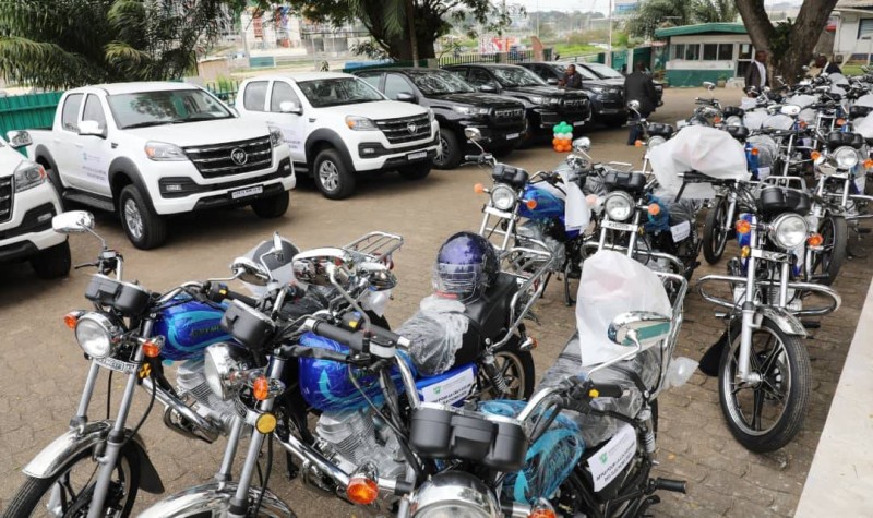 Le gouvernement ivoirien a octroyé des véhicules et des motos aux médias. (DR)
