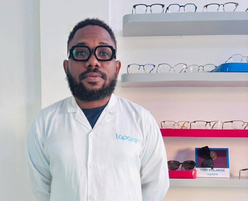 Jean-Jaurès Konan, l’opticien-formateur. (Ph: Dr)