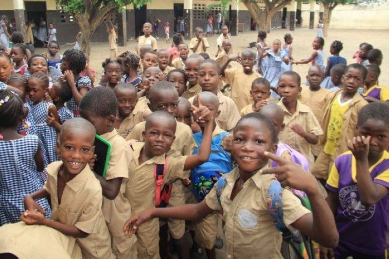 Bonne ambiance dans les écoles en Côte d'Ivoire pendant la campagne électorale
