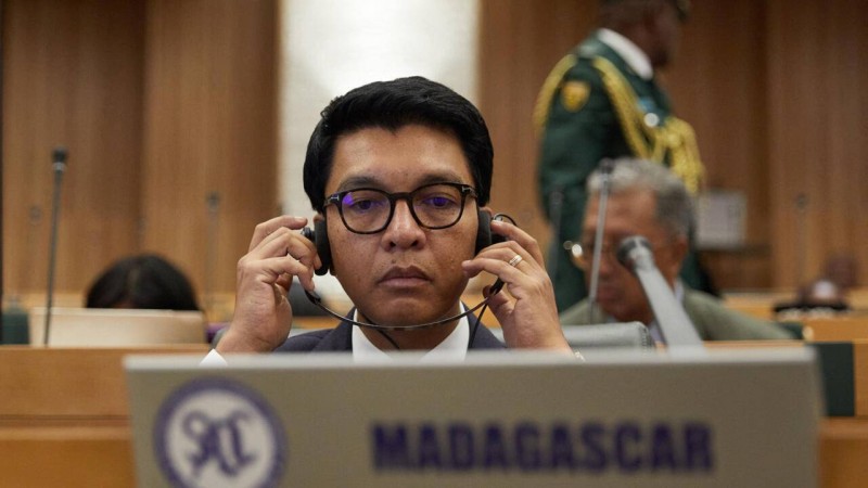  Andry Rajoelina, vu ici le 13 janvier 2025 (image d'illustration). Le président malgache a été exfiltré par un avion militaire français le 12 octobre 2025, est en mesure de confirmer RFI. AFP - JEKESAI NJIKIZANA 