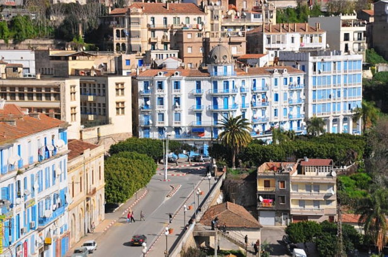 Aujourd’hui encore, Béjaïa demeure un symbole de transmission, rappelant que la culture, le savoir et le dialogue restent les plus puissants vecteurs de rapprochement entre les peuples.