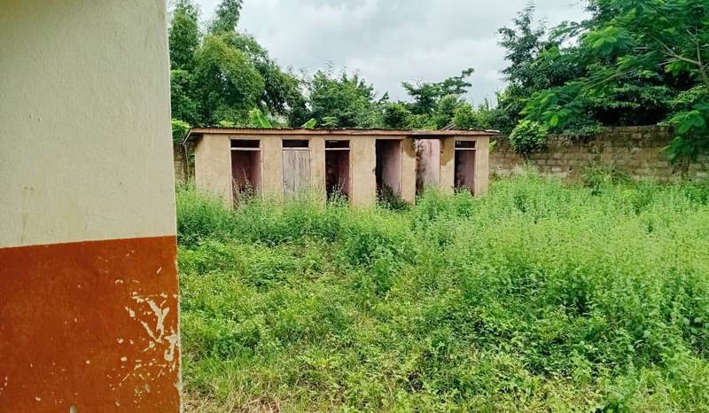 Le délabrement total des latrines est une véritable source d’insécurité pour les élèves. (Ph: EPA)