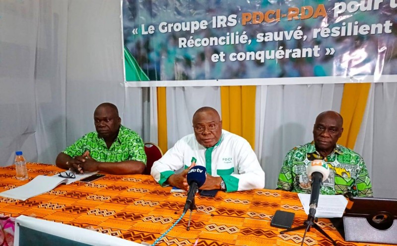 Anoman Kouao Magloire, coordonnateur général de l’Initiative pour la réconciliation et la sauvegarde du Pdci-Rda à droite. (Ph: Dr)