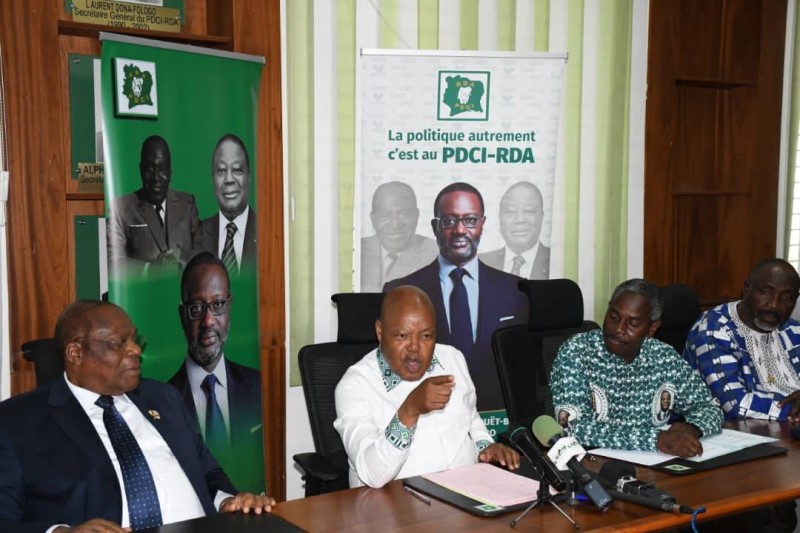 Simon Doho, porte parole adjoint du Pdci-Rda (au milieu). (Ph: Dr)
