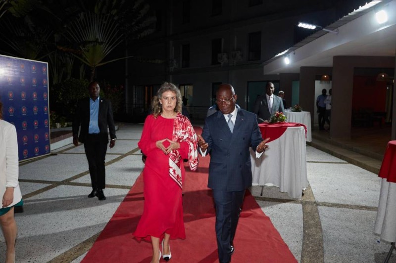 L’ambassadrice de Türkiye, Deniz Erdoğan Barim et le ministre des Affaires étrangères, Léon Kacou Adom. (Ph: Dr)