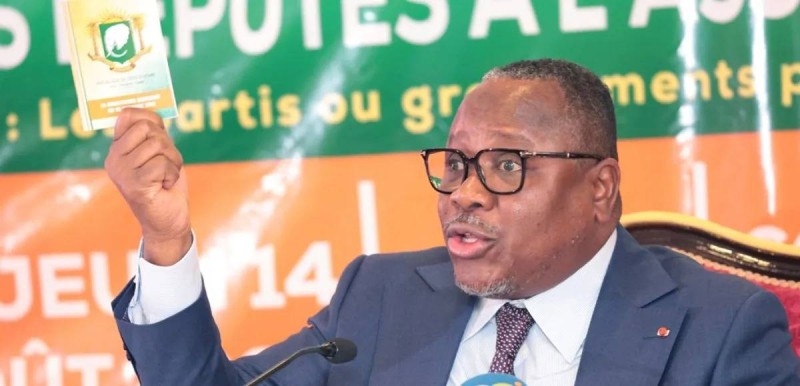 Le président de la CEI, Coulibaly Kuibiert