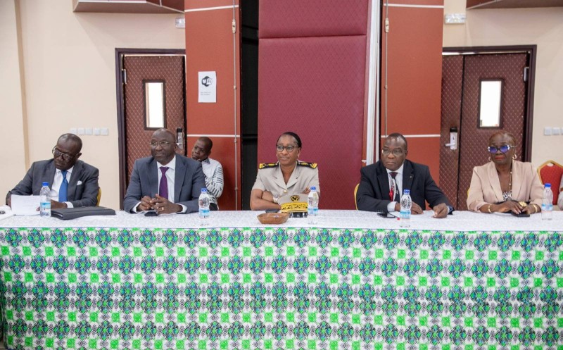 La table des officiels. (Ph: Dr)