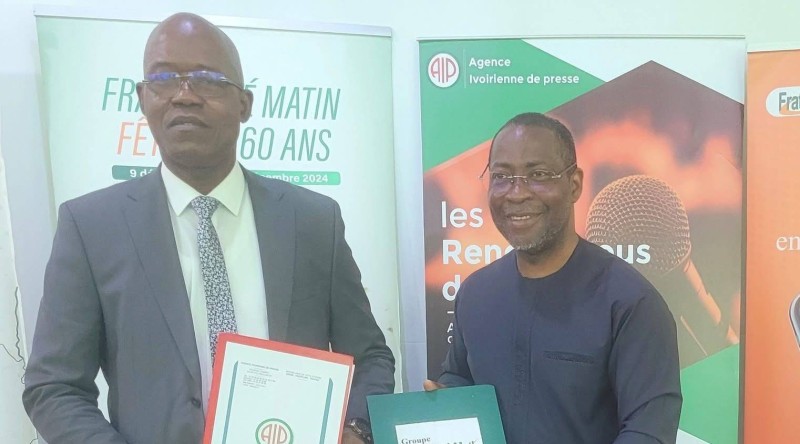Les deux partenaires heureux de collaborer pour une presse publique plus dynamique.
