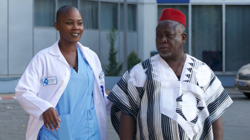 Dans la série "Dr Wlika", Prisca Marceleney joue le rôle d'une brillante gynécologue-obstétricienne et guérisseuse.