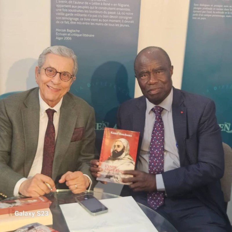 L’auteur Kamal Bouchama a dédicacé, à l’Ambassadeur Voho Sahi, son dernier ouvrage, ‘’l'Emir Abdelkader, homme des valeurs nobles’’ 