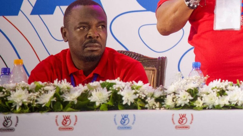  John Heche (à gauche) à coté du président de Chadema, principal parti d'opposition tanzanien, Tundu Lissu, le 22 janvier 2025. [Image d'archives] AFP - ERICKY BONIPHACE 