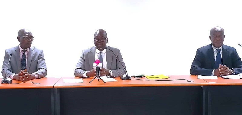 Dr Daouda Sidibé, président de la Fivsu (au centre) et les responsables de l'Oissu promettent une belle saison 2026