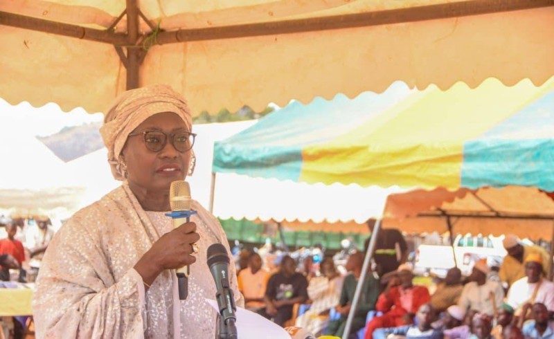 La Ministre Mariatou Koné exprimant sa gratitude aux transporteurs pour leur engagement lors de la présidentielle de 2025.