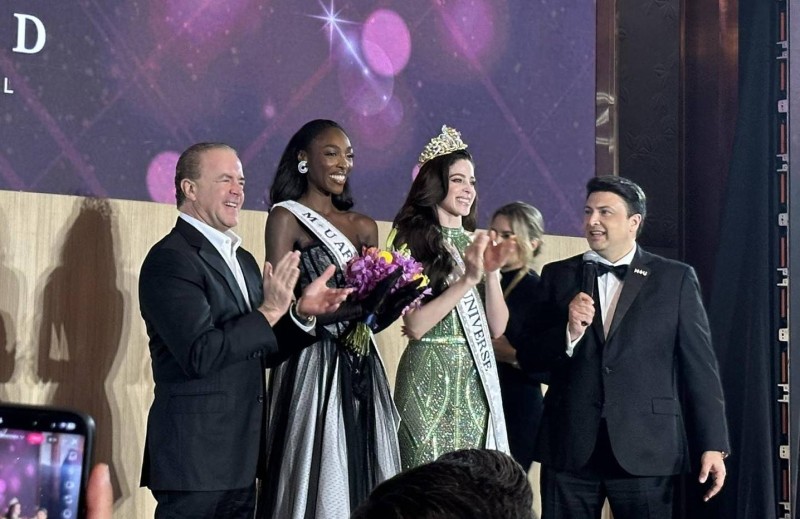 Olivia Yacé, radieuse à Bangkok lors de la finale de Miss Univers 2025.