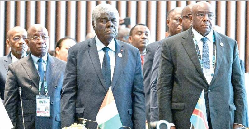 Le Premier ministre (au 1er plan, à gauche), à la clôture du 7e sommet. (Ph: PRIMATURE)