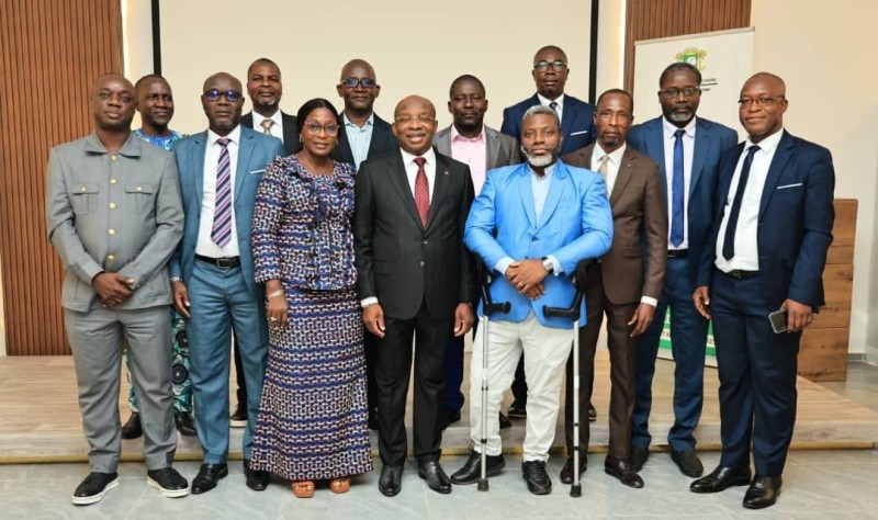 Photo de famille des participants à la Rencontre annuelle du Ministère du Tourisme et des Loisirs à Adiaké.