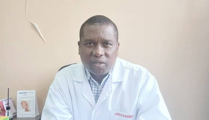 Professeur Basilide Zékou Téa, chef du service Orl du Chu de Cocody et président de la Société ivoirienne d’Orl (Siorl), est à l’initiative de cette opération. (Ph: F. EHOUMAN)