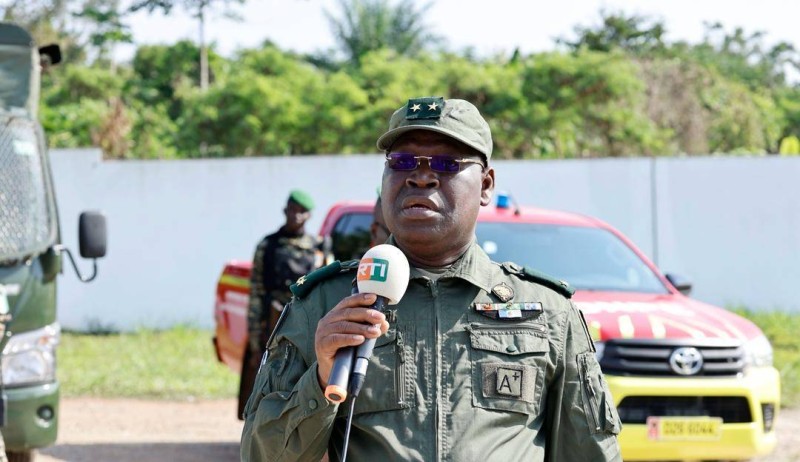 Le Conservateur général Lucien Kouassi lançant officiellement les patrouilles anti-feux à Kahankro.