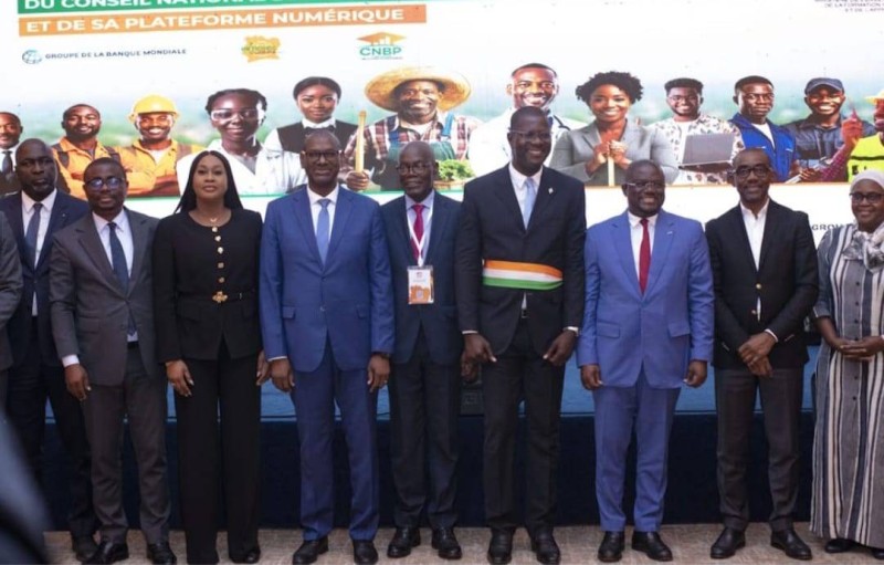 Officiels et partenaires lors de la cérémonie de présentation du Cnbp à Abidjan. (Ph: Dr)