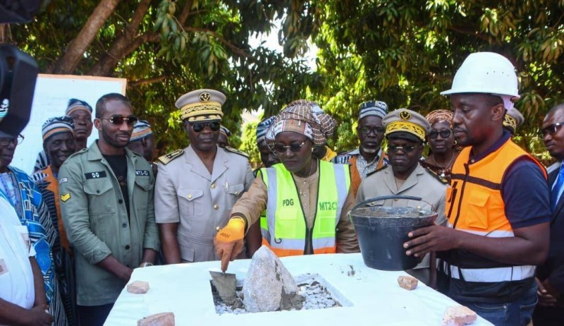 La ministre Mariatou Koné procédant au lancement officiel des travaux de la nouvelle préfecture de région de la Bagoué à Boundiali.